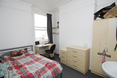 4 bed house, Glen Park Avenue, North Hill, Plymouth, PL46BA - Image 7